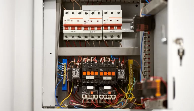 Switch-Box-Power-Distribution-Box-771x443